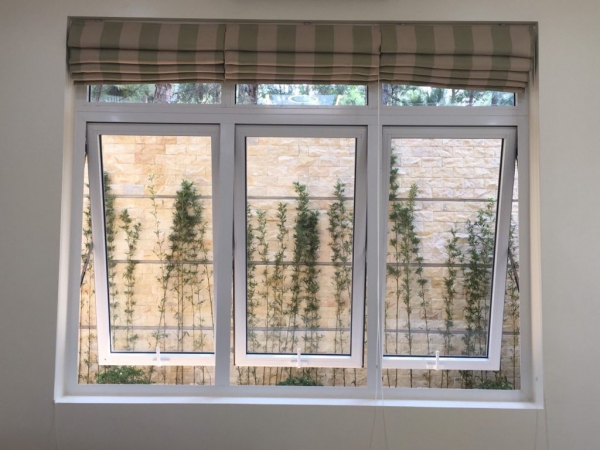 Cửa sổ mở hất 3 cánh