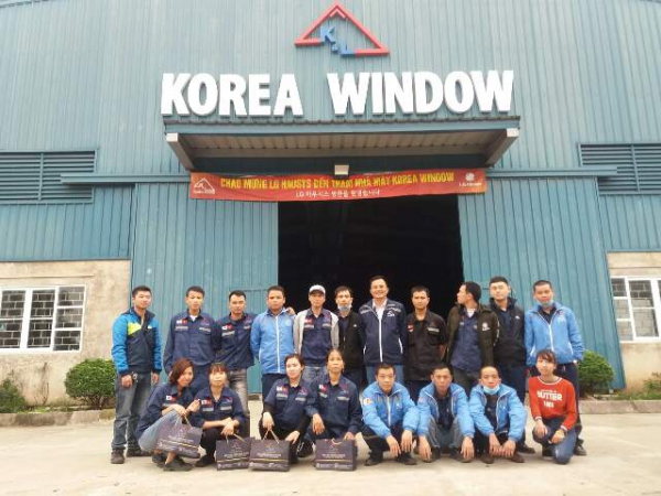 KOREA WINDOW tưng bừng chào mừng ngày phụ nữ 8/3