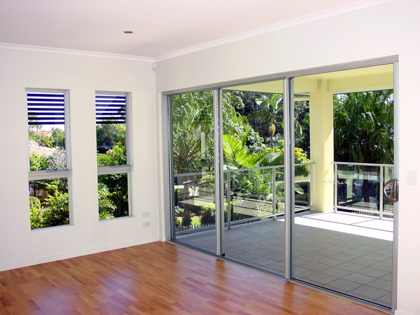 Cửa đi mở trượt 3 cánh